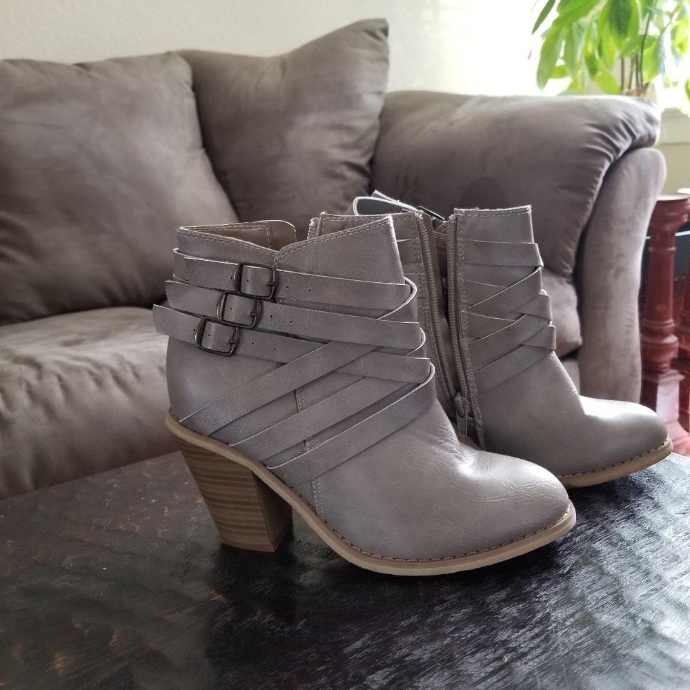 Boots - Picture 2 of 2